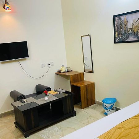 Shankar Vilaas -A Boutique Stay Forigners Choice Near Ghats And Temples Варанаси Екстериор снимка