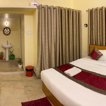 Shankar Vilaas -A Boutique Stay Forigners Choice Near Ghats And Temples Варанаси Екстериор снимка