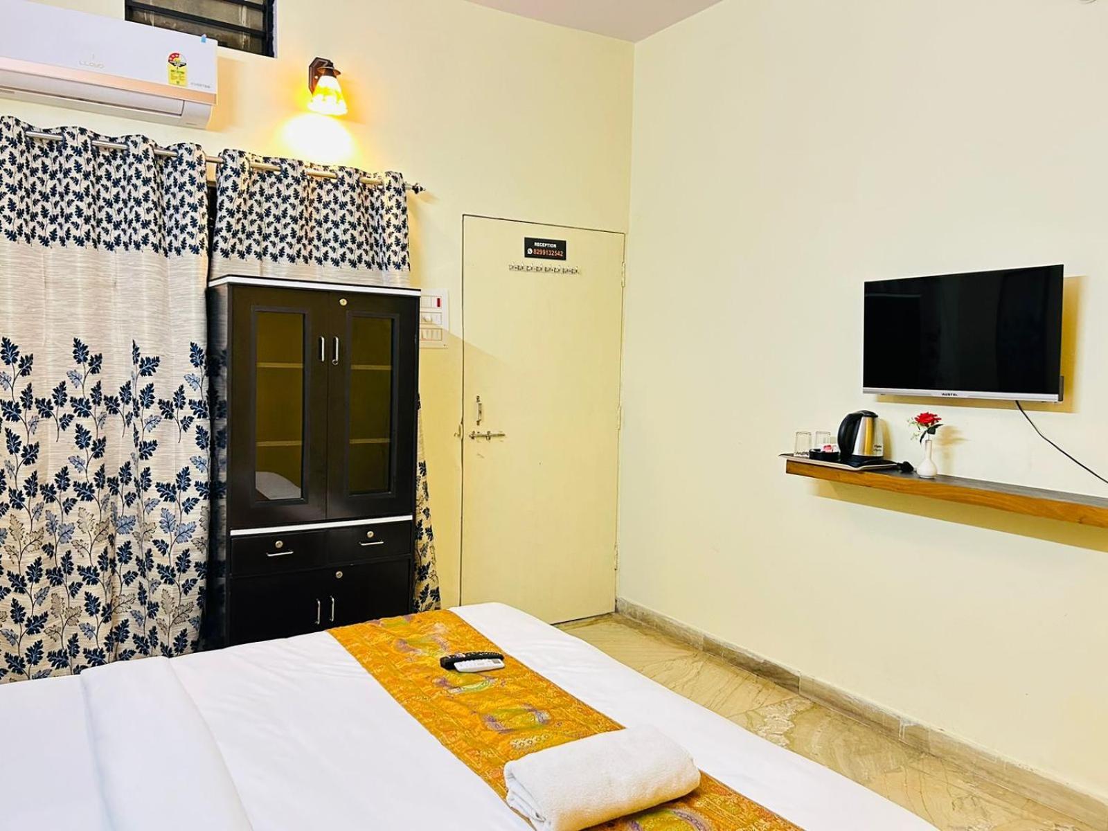 Shankar Vilaas -A Boutique Stay Forigners Choice Near Ghats And Temples Варанаси Екстериор снимка