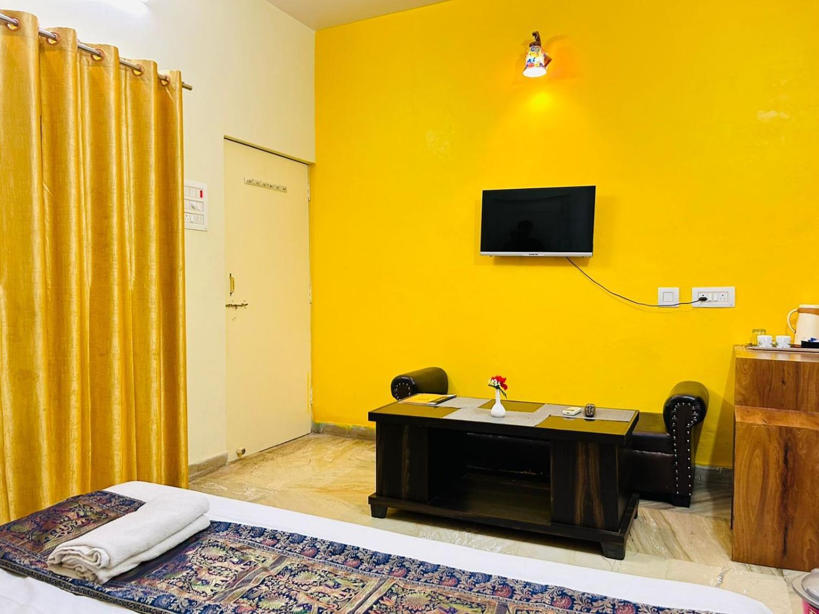Shankar Vilaas -A Boutique Stay Forigners Choice Near Ghats And Temples Варанаси Екстериор снимка