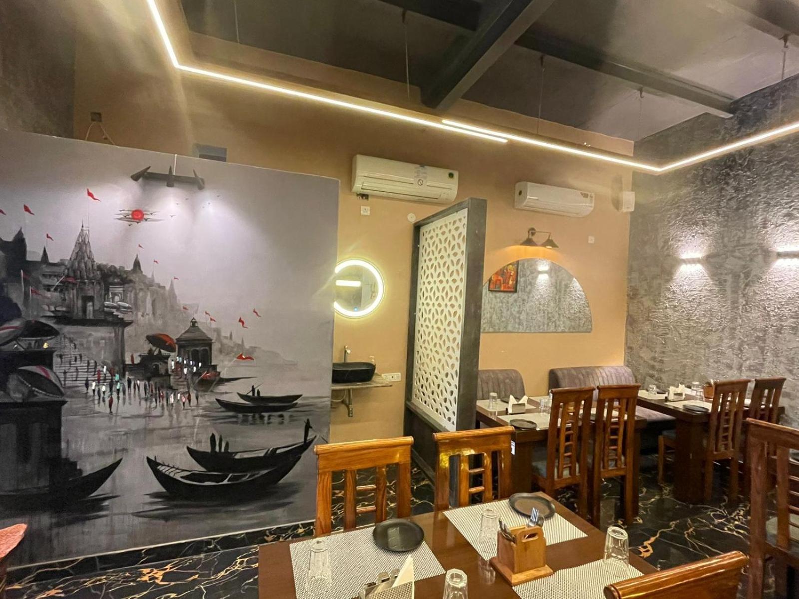 Shankar Vilaas -A Boutique Stay Forigners Choice Near Ghats And Temples Варанаси Екстериор снимка