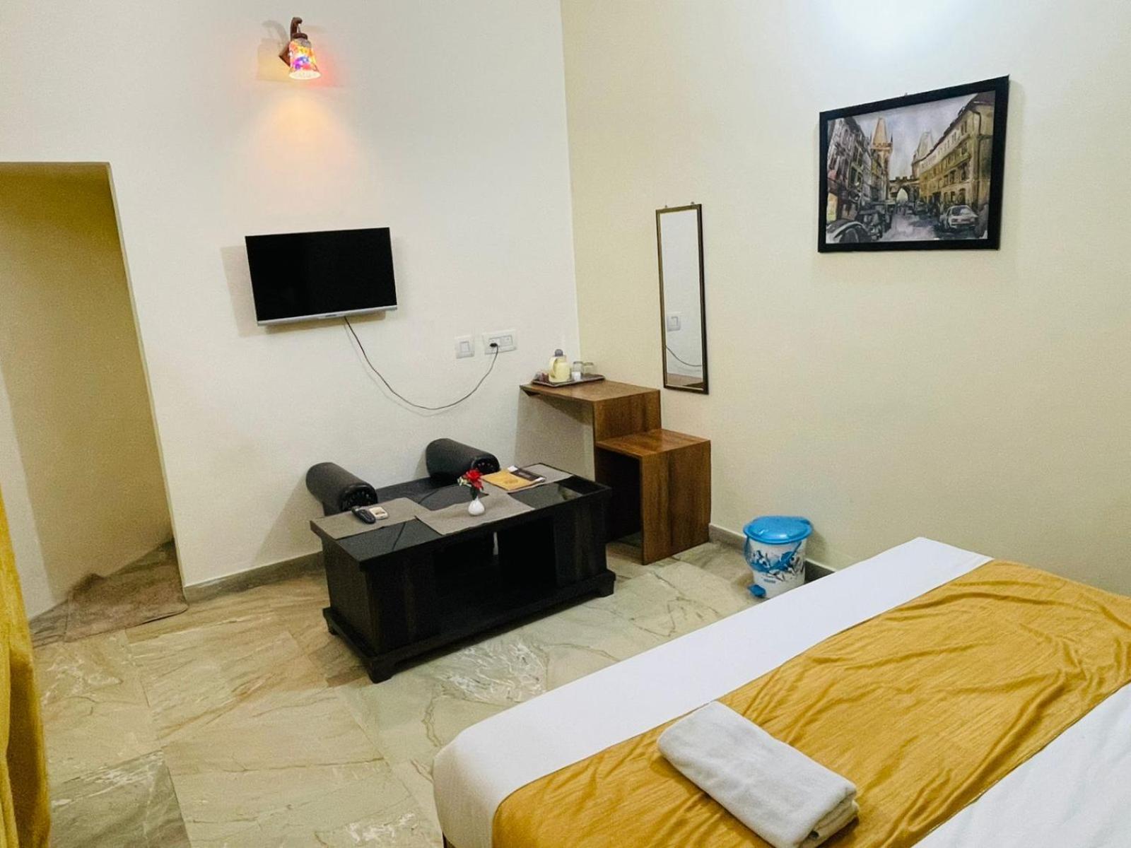 Shankar Vilaas -A Boutique Stay Forigners Choice Near Ghats And Temples Варанаси Екстериор снимка