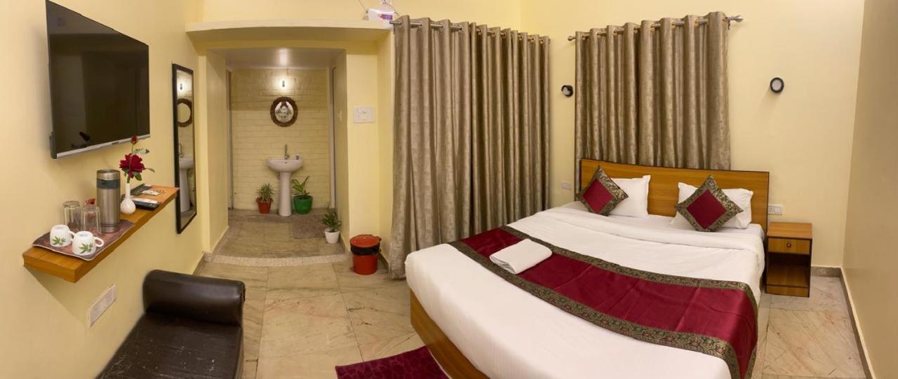 Shankar Vilaas -A Boutique Stay Forigners Choice Near Ghats And Temples Варанаси Екстериор снимка