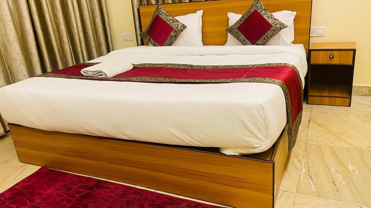 Shankar Vilaas -A Boutique Stay Forigners Choice Near Ghats And Temples Варанаси Екстериор снимка