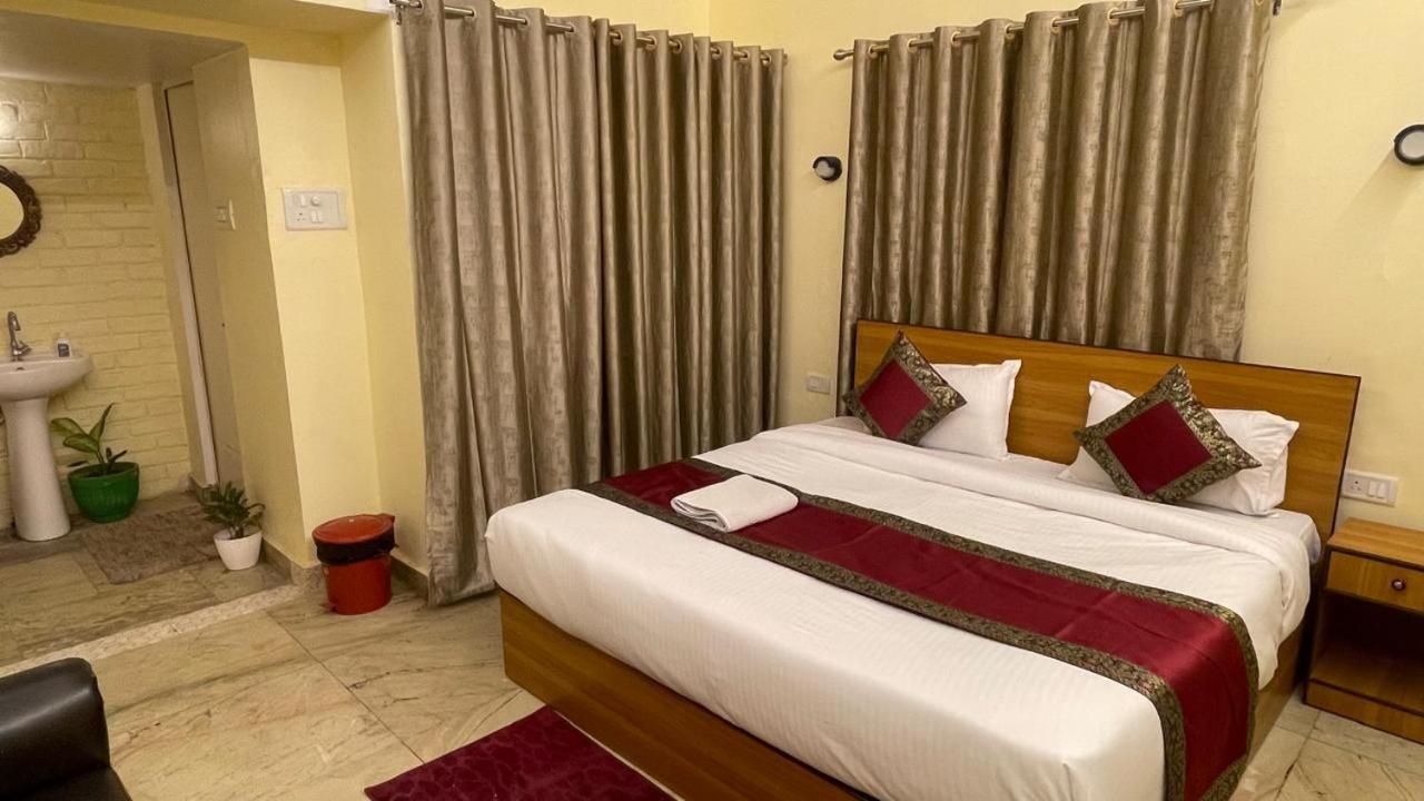 Shankar Vilaas -A Boutique Stay Forigners Choice Near Ghats And Temples Варанаси Екстериор снимка